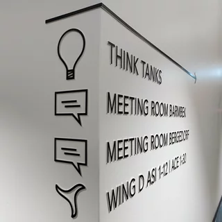 Eloxierte Aluminiumzuschnitte in verschiedenen Größen, ideal für langlebige und korrosionsbeständige Anwendungen in verschiedenen Projekten