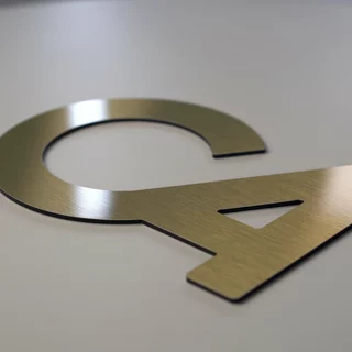 Gold geschliffenes Aluminiumverbund Signet zum verkleben