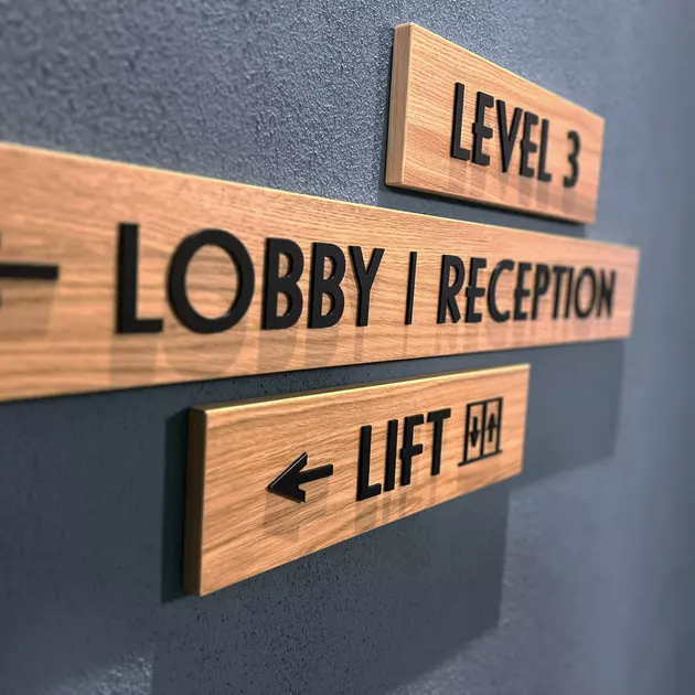 Lieferumfang Acryllogo