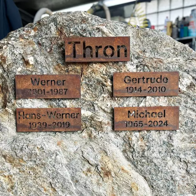 Lieferumfang Acryllogo