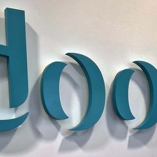DOOB Logo lackierter Hartschaum Logo sofort online Bestellen 