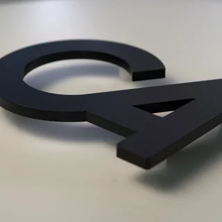 3D Buchstaben aus Plexiglas/ Acrylglas individuell gestaltbar und lasergeschnitten 