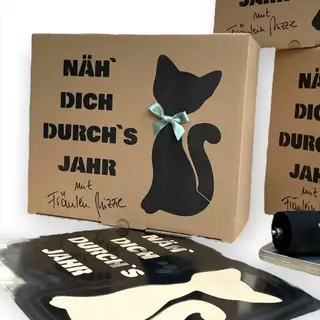 Individuelle Motive zum signieren von Kartons mit Kunststoffschablone und Signierroller Set